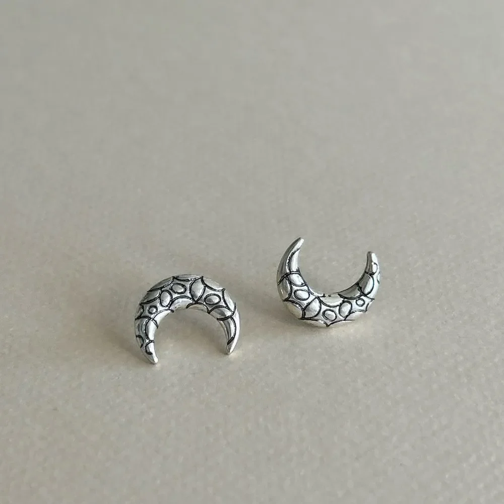 Crescent Moon Earrings M1355